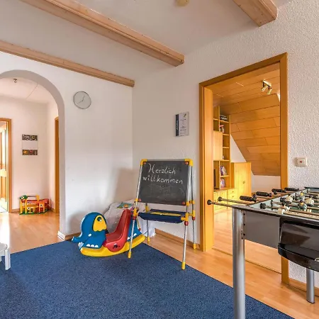 Spacious With Barbecue Daire Marktrodach